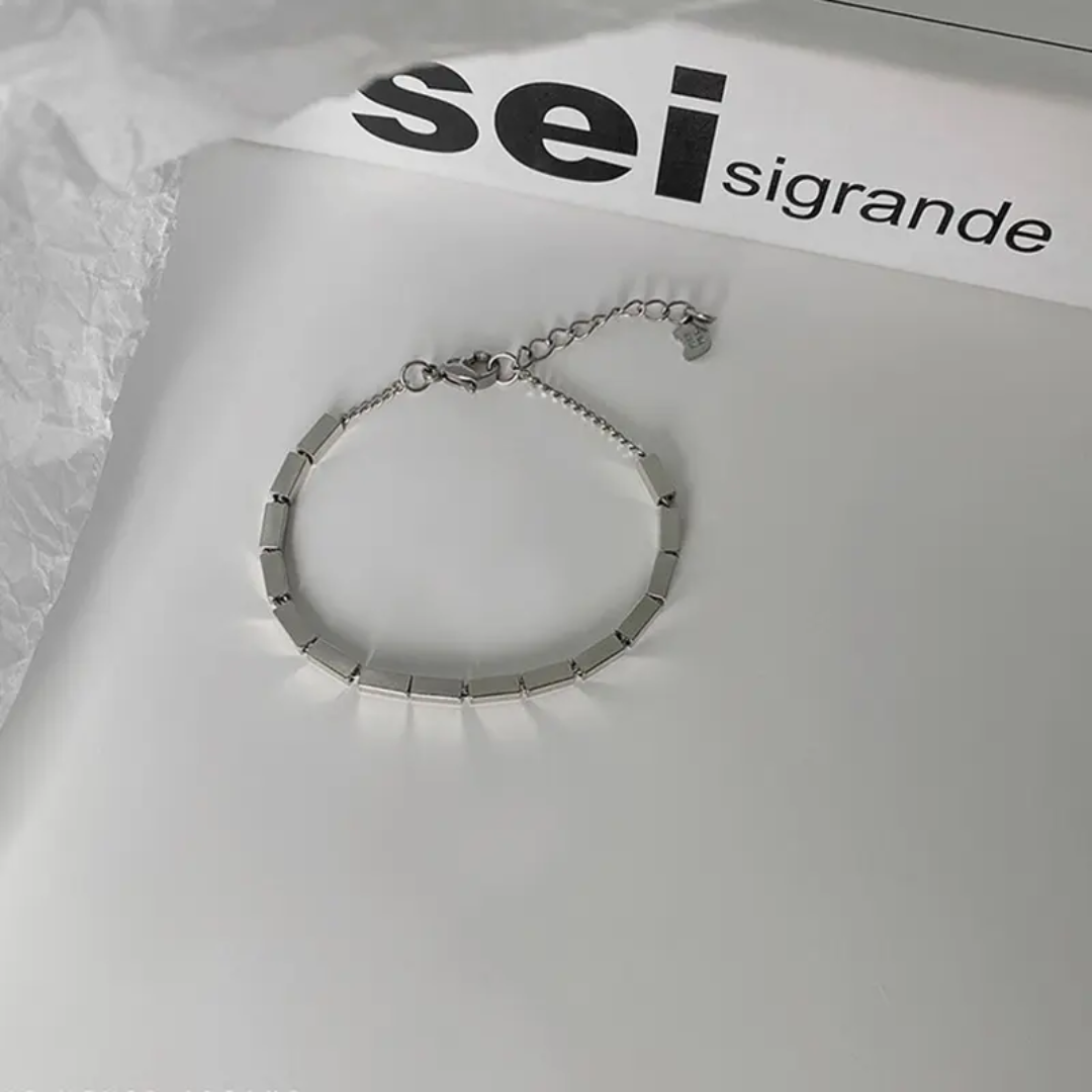 Sleek Silver-Toned Bar Link Bracelet