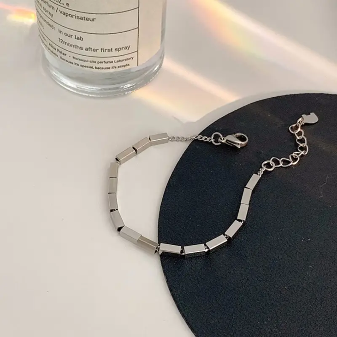 Sleek Silver-Toned Bar Link Bracelet