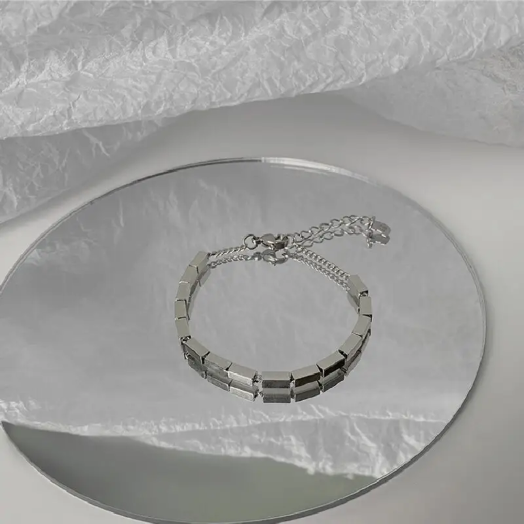 Sleek Silver-Toned Bar Link Bracelet