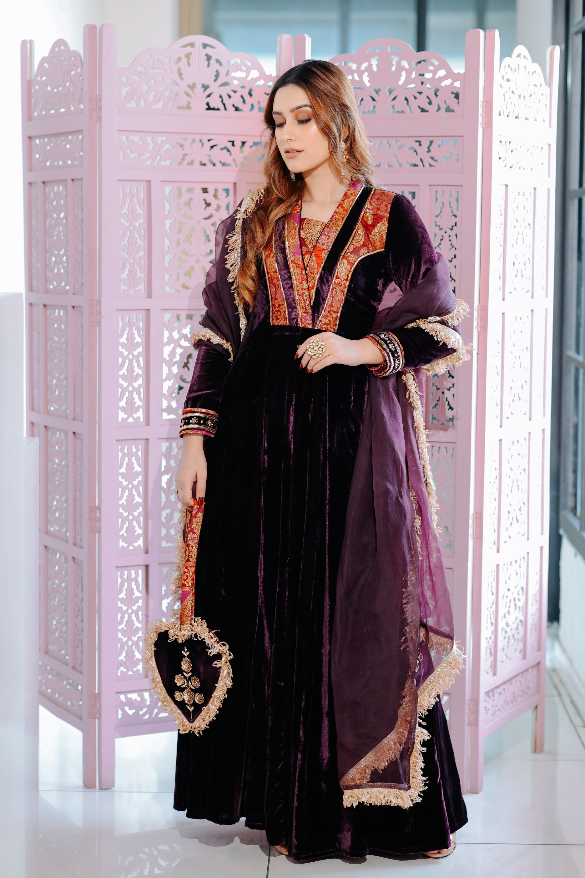 Noor-e-Zar Velvet Suit Set