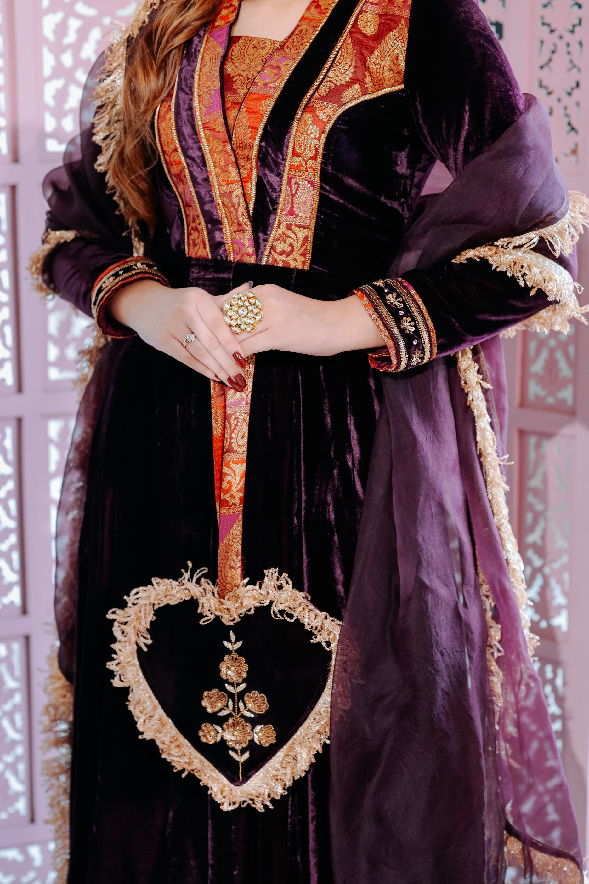 Noor-e-Zar Velvet Suit Set