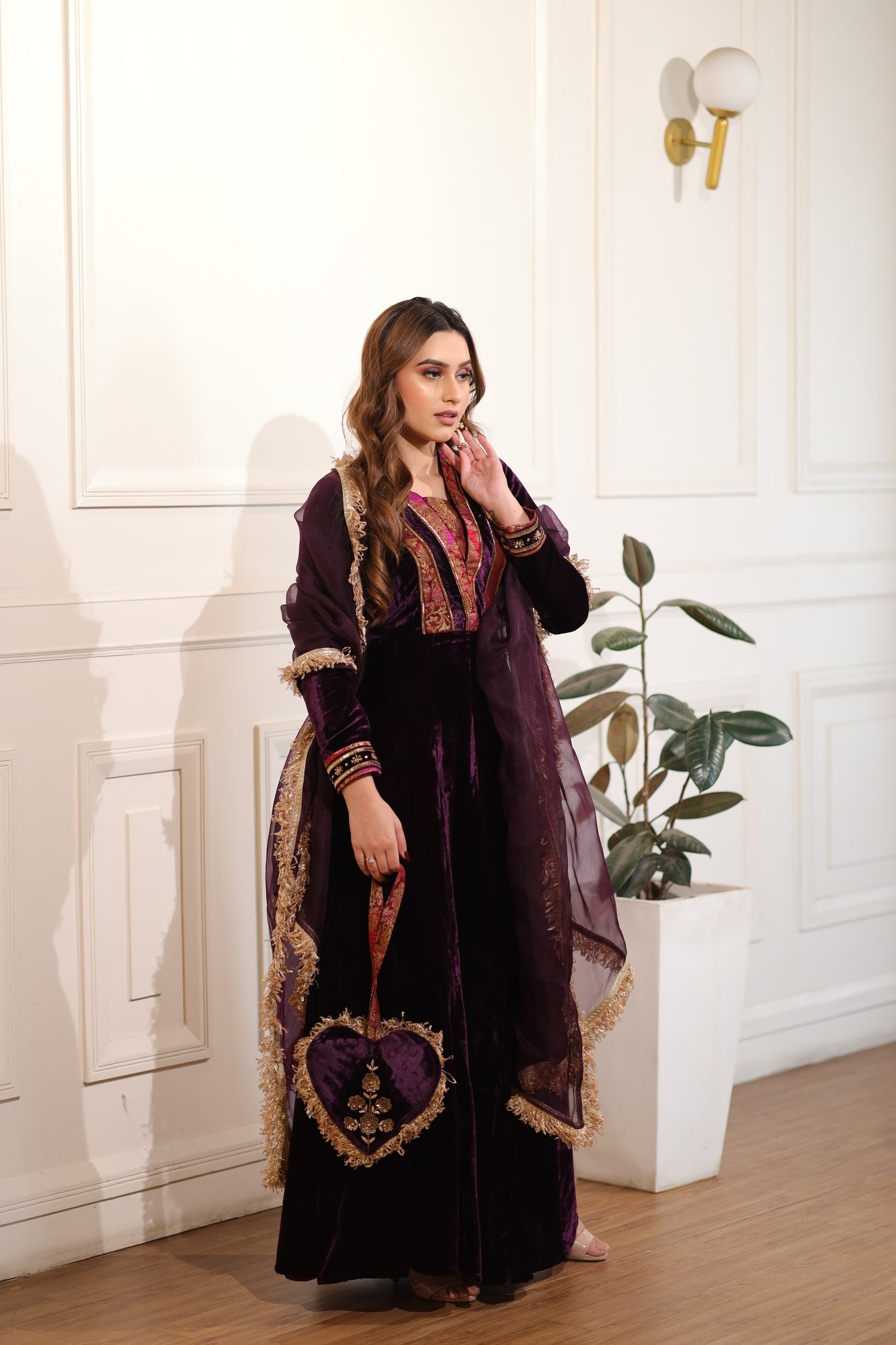 Noor-e-Zar Velvet Suit Set